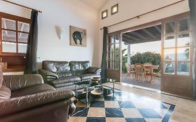 Villa Tania